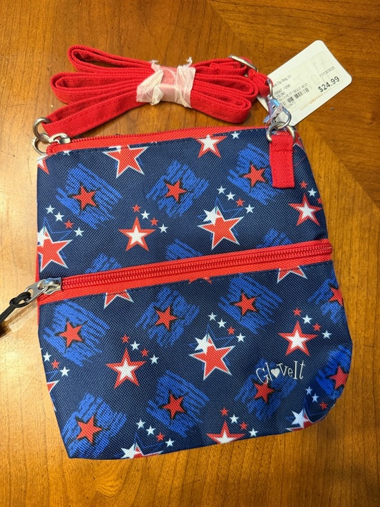 GloveIt Handbags - NWT Glove It Stars Zip Bag - Navy & Red Star Crossbody Bag